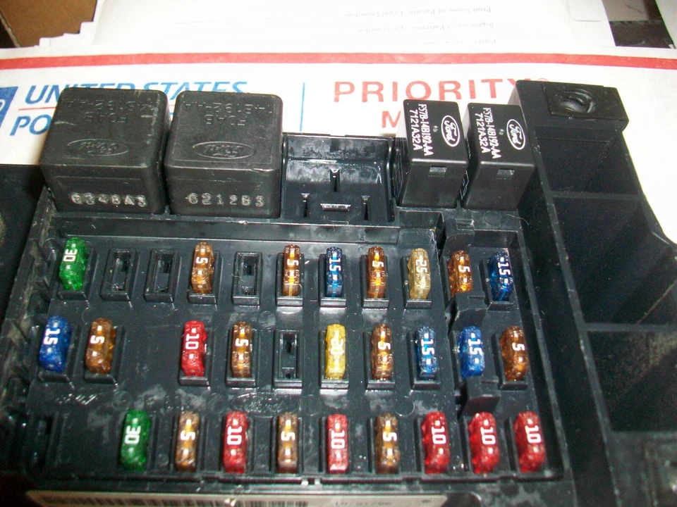 ✔ RECONSTRUIDO ✔ F85B-14A067-CB 1997 1998 FORD EXPEDITION interior cabina caja de fusibles Foto 3 de 4