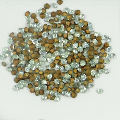 219 32 *** 50 strass anciens (années 60) fond conique 3,2mm bleu-vert clair