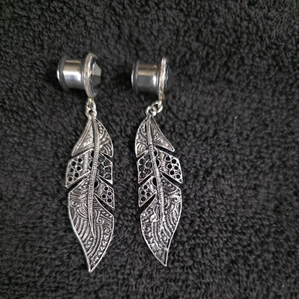 00 规格水钻羽毛耳环全新无标签 O 戒指背 — 第 3/4 张图片