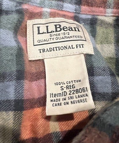 L.L. Bean Long Sleeve Button Up Flannel Traditional Fit Size Small Regular Men’s - Picture 2 of 2