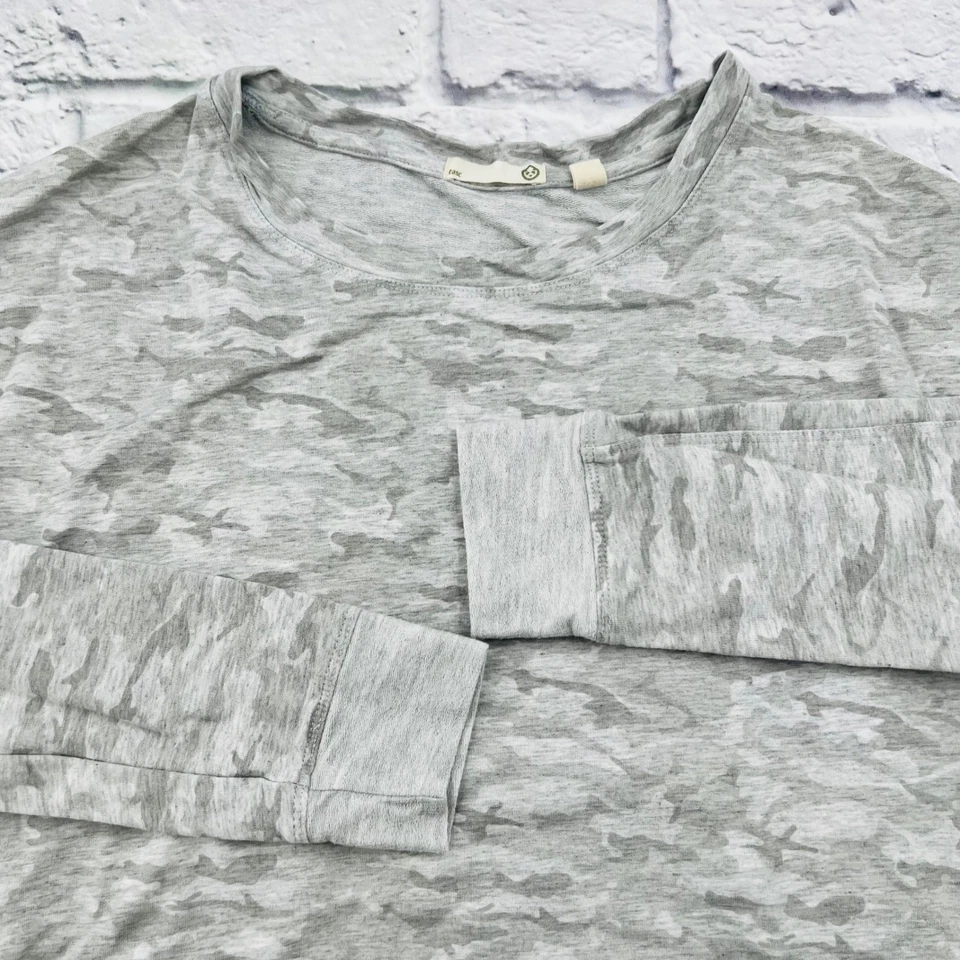 Camiseta para mujer Tasc The Breakers Palm Beach gris camuflada manga larga XS Foto 2 de 4