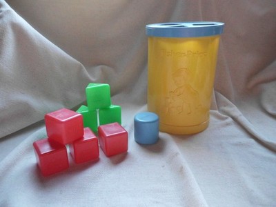 VINTAGE FISHER PRICE 1977 FORMSORTIERER Dreieckswürfel + Zylinder ~ wie vorgefunden