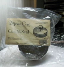 The PAMPERED CHEF Cut-N-Seal sandwich / food maker #1195 NEW Sealed in PKG