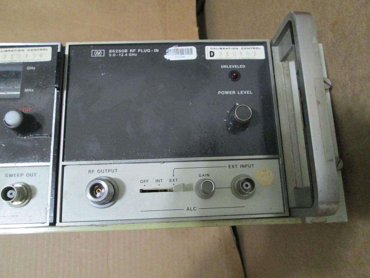 HP 8620A Sweep Oscillator With HP 86250B RF Plug-In 5.0-12.4