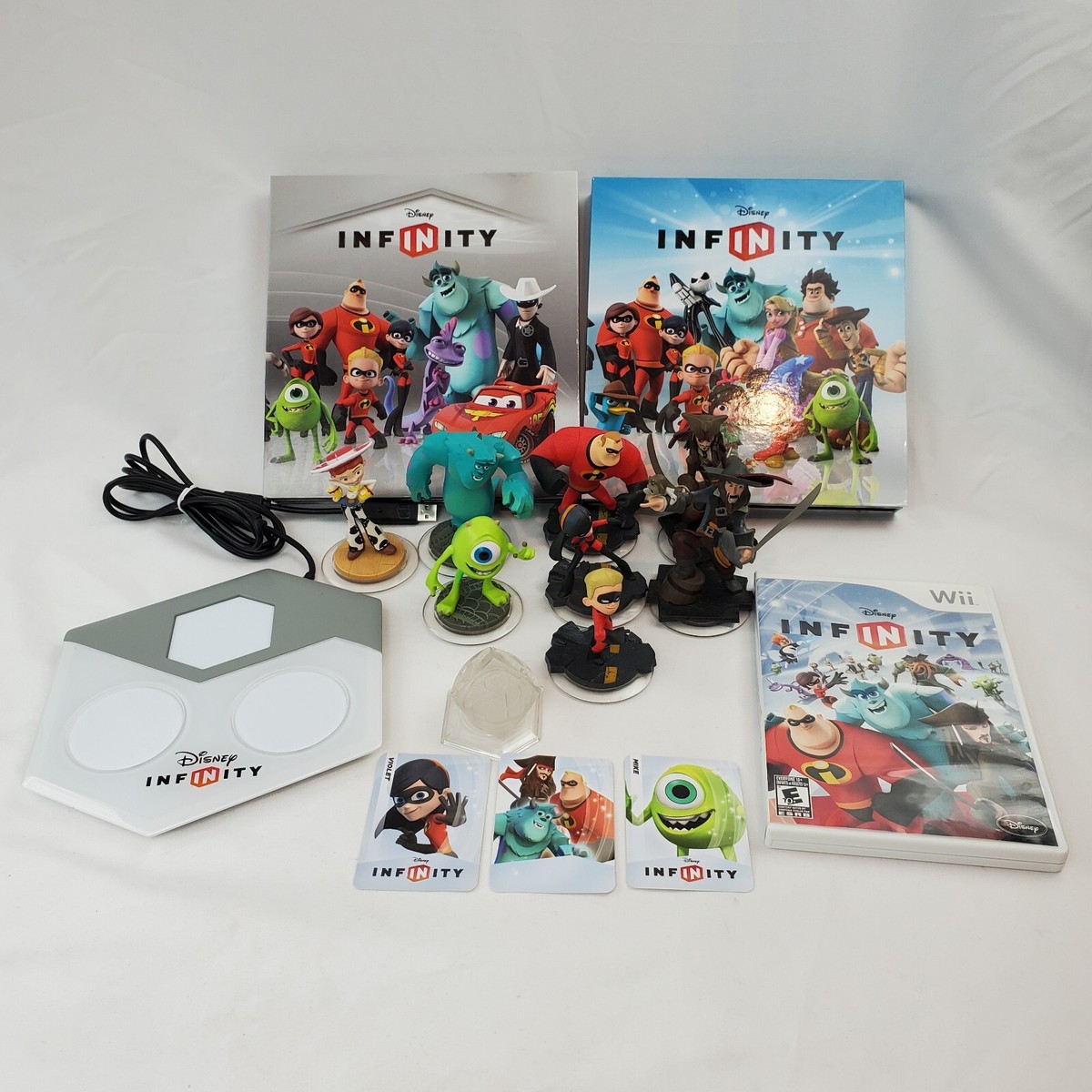 Disney Infinity 1.0 Wii Lot 8 Figures 1 Playset 12 Power Discs 2