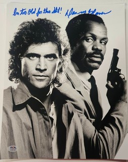 DANNY GLOVER SIGNED LETHAL WEAPON W/ MEL GIBSON 11X14 GLOSSY PHOTO. JSA COA