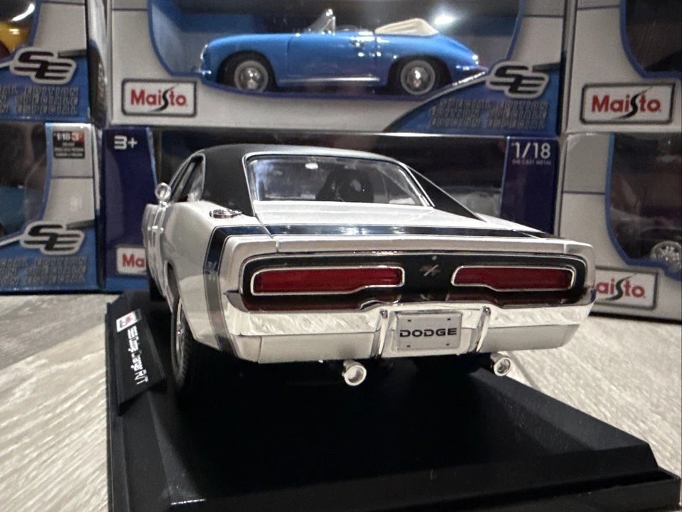 1969 道奇 Charger R/T - 白色 1/18 比例 Maisto 压铸模型 - 全新 — 第 4/4 张图片