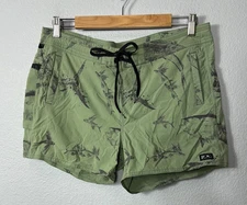 Pelagic Womens 10 Green Traverse 3" Fishing Shorts Fish Graphic Water Repellent
