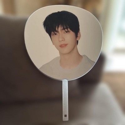 TXT TOMORROW X TOGETHER SOOBIN Fan Fan Uchiwa Badge K-POP Idol