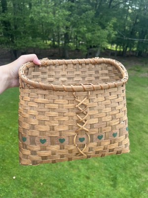 Vintage Cottage Hearts Basket 12  X 10  X 4.5'' Signed 1996 Barbara