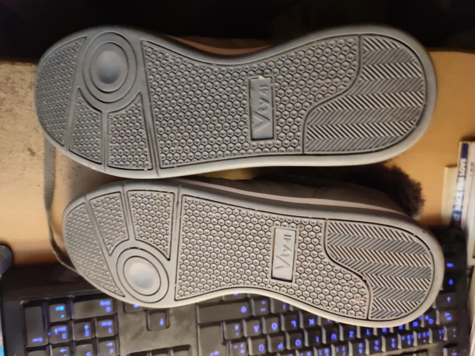 Getragene VTY Sneaker - Bild 2 von 4