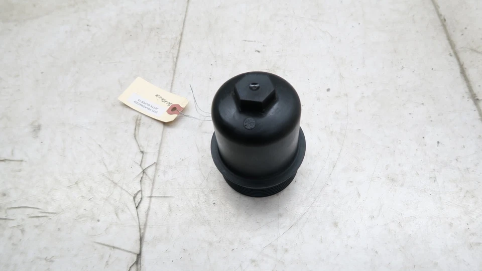 Carcasa de filtro de transmisión OEM Volkswagen Jetta GLI 2011-2017 Foto 3 de 4