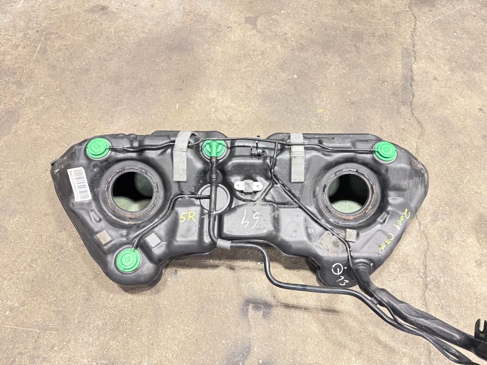 Mercedes-Benz W204 C300 C350 C250 2008-2014 tanque de gasolina ¡solo camioneta OEM! Foto 2 de 4