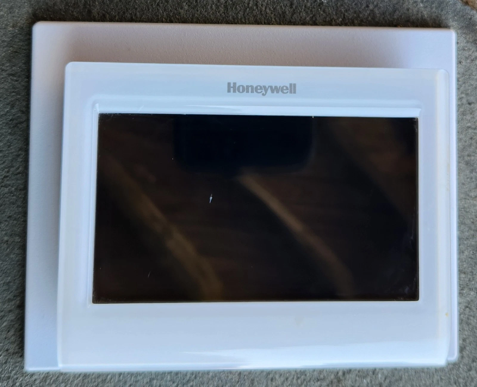 Honeywell Home Smart Thermostat 9000 Color Touchscreen TH9320WF5003 Wi-Fi