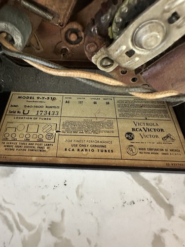 Vintage RCA Victor 9Y510 AM Radio Phonograph 45 Plattenspieler für Ersatzteile/Reparatur - Bild 13 von 13
