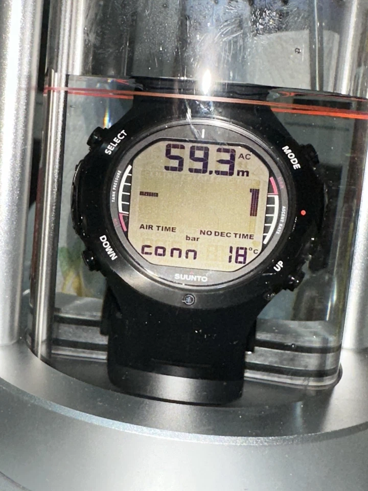 Computer Subacqueo SUUNTO D6i - Immagine 3 di 4