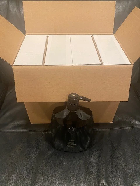 Oribe Signature Shampoo 33.8 oz | Authentic, Original Packaging & Pump Included - Image 3 of 3