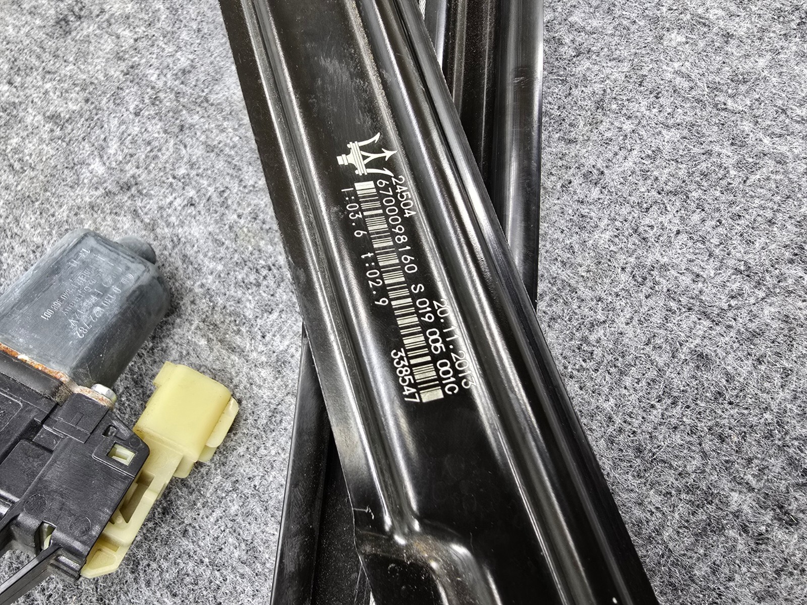 FRONT LEFT DOOR WINDOW REGULATOR ASSEMBLY OEM 40K 14-19 MASERATI GHIBLI S