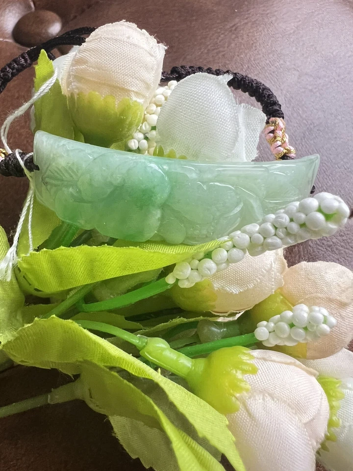 Pulsera de jade verde con colgante tallado banda de cuerda ajustable Foto 4 de 4