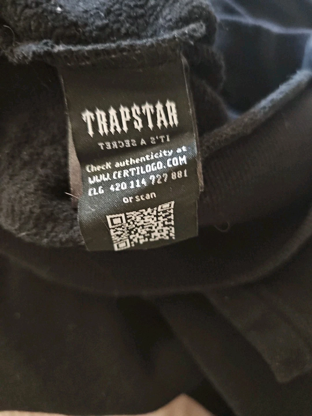 UNDERCOVER Trapstar Felpa con Cappuccio Piccola 'È Un Segreto