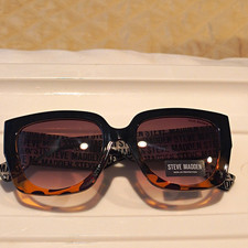 Steve Madden Women s Square Tortoise Shell Sunglasses Brown Gradient Tinted