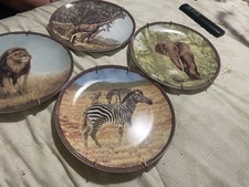 4 Jungle Animals Ceramic Plates w/ Hangers Elephant Giraffe Zebra Lion Africa