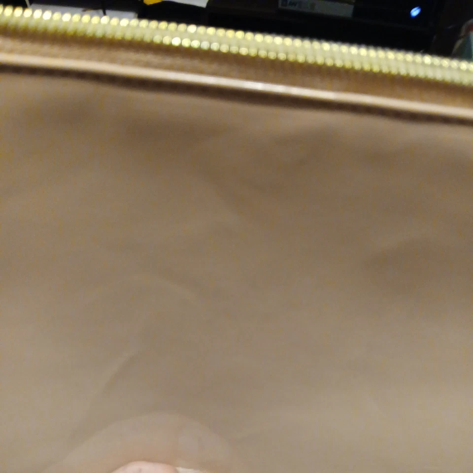 Bolso de cosméticos Salvatore Ferragamo perfumes imitación cuero rosa pálido Foto 4 de 4