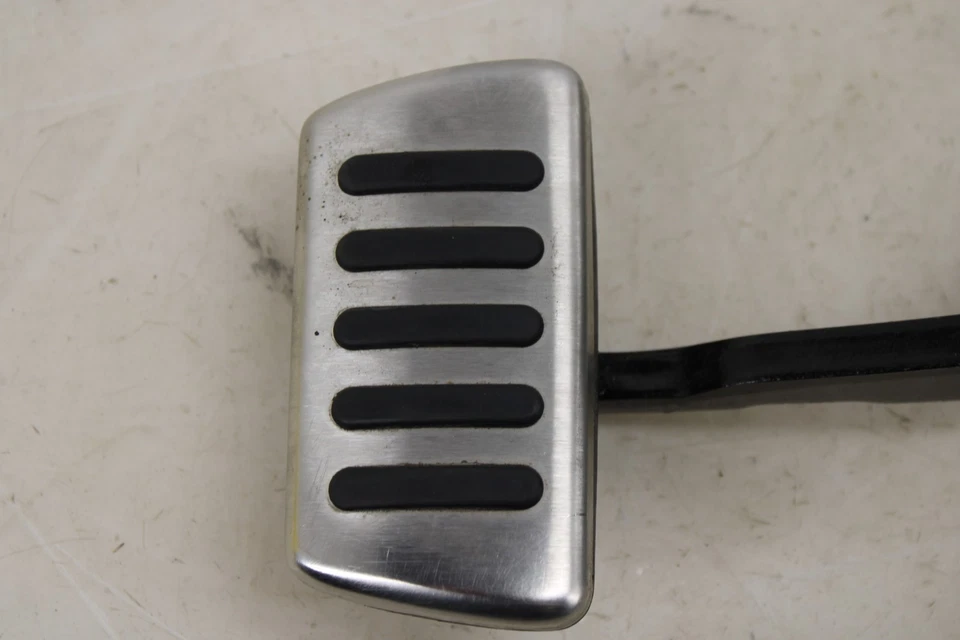 2007-2010 Saturn Sky Brake Pedal OEM MO20 - Image 3 of 4