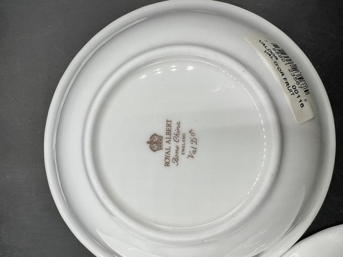 3 Royal Albert Val D'Or Bone China Fruit Dessert Bowls England 5 1/4” 2nd Qualit - Picture 11 of 12