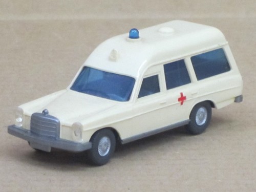 Mercedes-Benz 200 / 8 Krankenwagen Binz creme, mit Lenkrad, Wiking, 1:87, no OVP