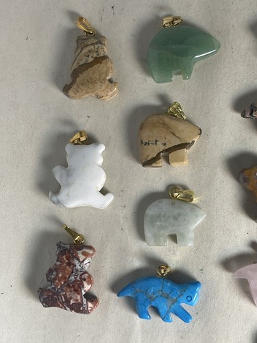 25 Carved Stone Fetishes Wolf Pig Fish Whale Lizard Bear & More As Pendants - Picture 2 of 13