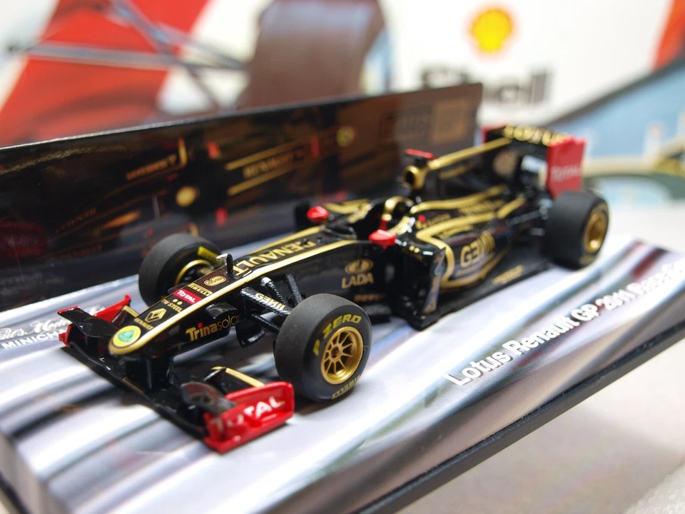 MINICHAMPS /F1 - 2011 LOTUS RENAULT R31 #9 - N HEIDFELD - 1/43 SCALE MODEL CAR - Image 2 of 4