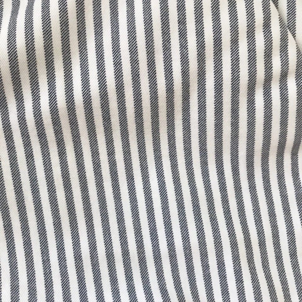 Pantalones cortos Old Navy a rayas para mujer talla 0 Foto 4 de 4