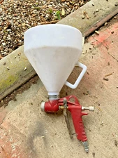 Pneumatic 1-1/2 Gallon Drywall Texture Spray Gun