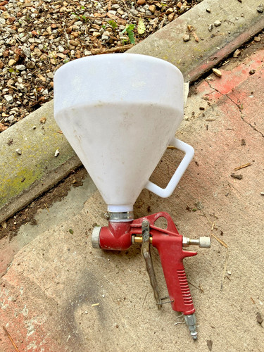 Pneumatic 1-1/2 Gallon Drywall Texture Spray Gun