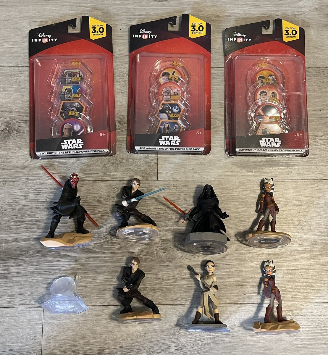 Disney infinity 3.0 スターウォーズフィギュア　2体 DISNEY INFINITY 3.0 Rise Against the Empire Star Wars Power Disc