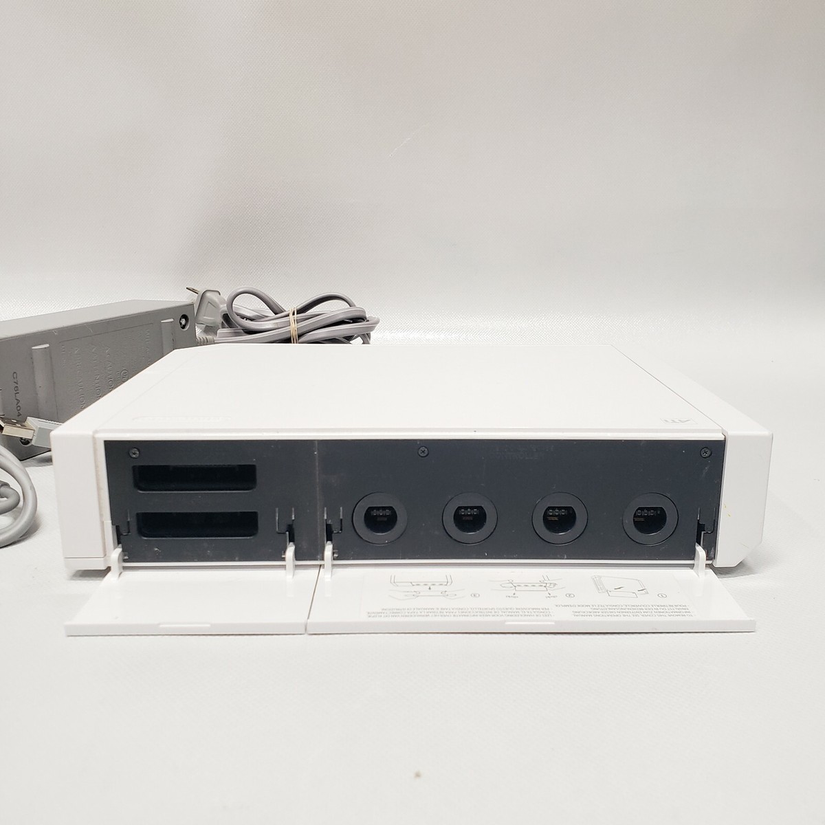 Nintendo Wii RVL-001 (USA) White Game Console Bundle ( No