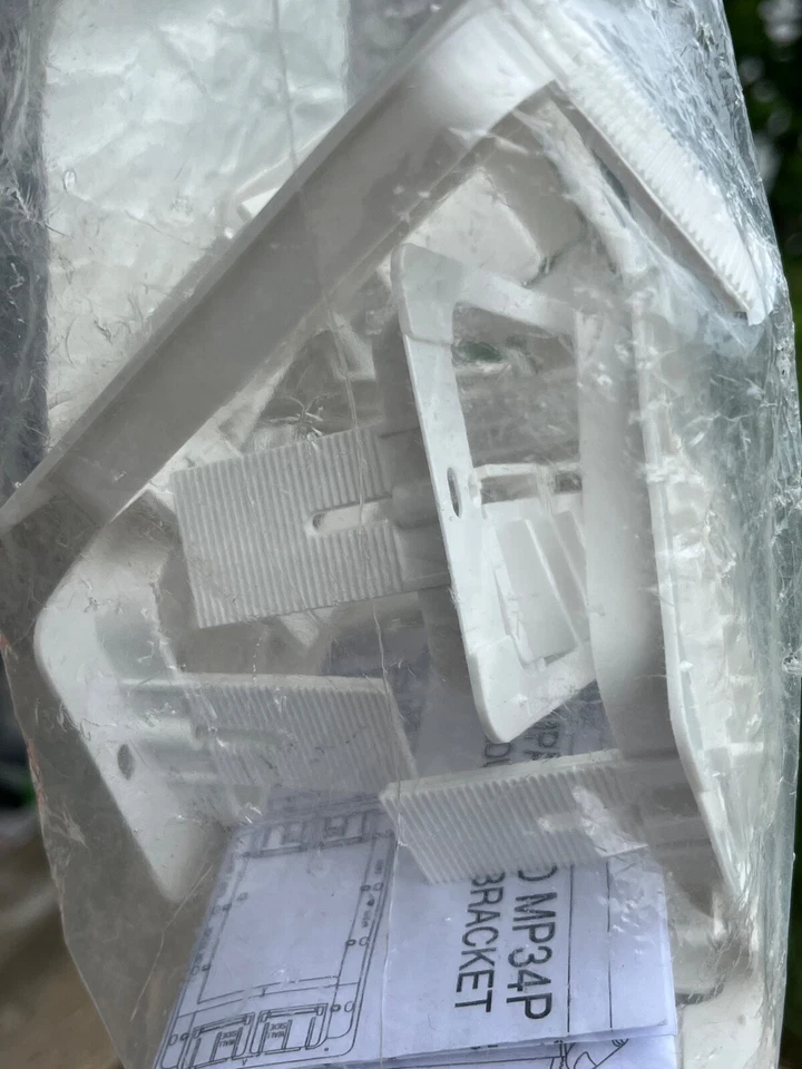 10 Pack NVent Caddy MP1P Single Gang Communication Mounting Plate White Plastic - Image 3 of 3