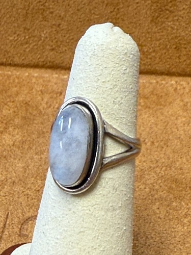 Vintage Women's Hallmark Moonstone 925 Sterling Silver Ring Size 4.5 4482 - Picture 2 of 5