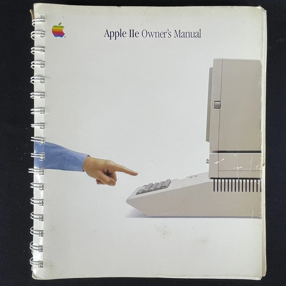 Apple IIe Owner's Manual 1985 - Image 2 of 4