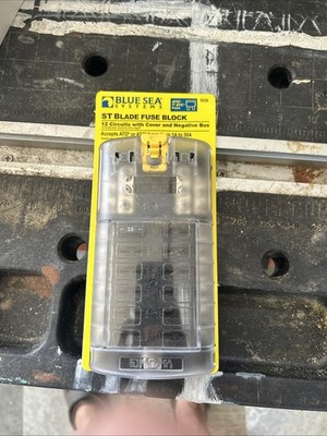 Blue Sea Systems 5026 St Blade Fuse Block