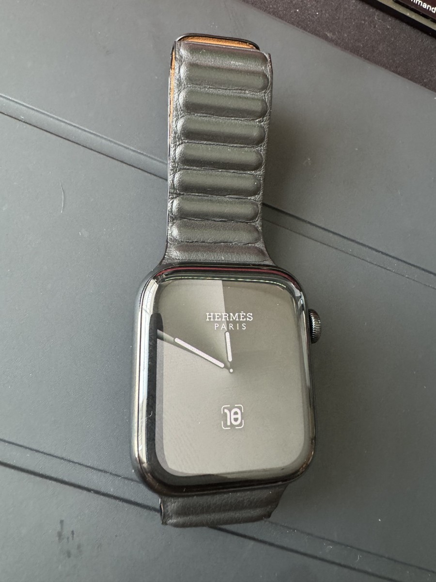 Apple Watch Series 5 Hermès 44mm Space Black Stainless Steel Apple Watch Series 5 Hermès 44mm Space Black Stainless Steel