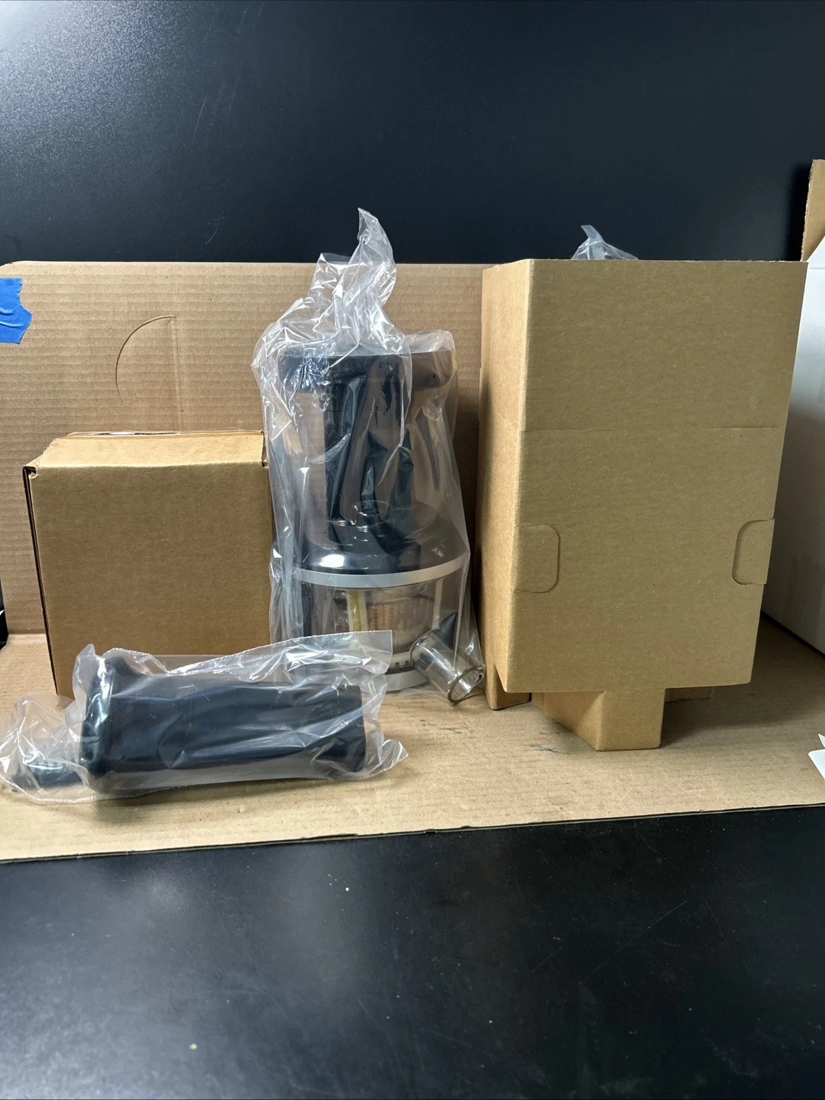 OMEGA Vert Juicer Low Speed Vertical Masticating VRT330 HD New
