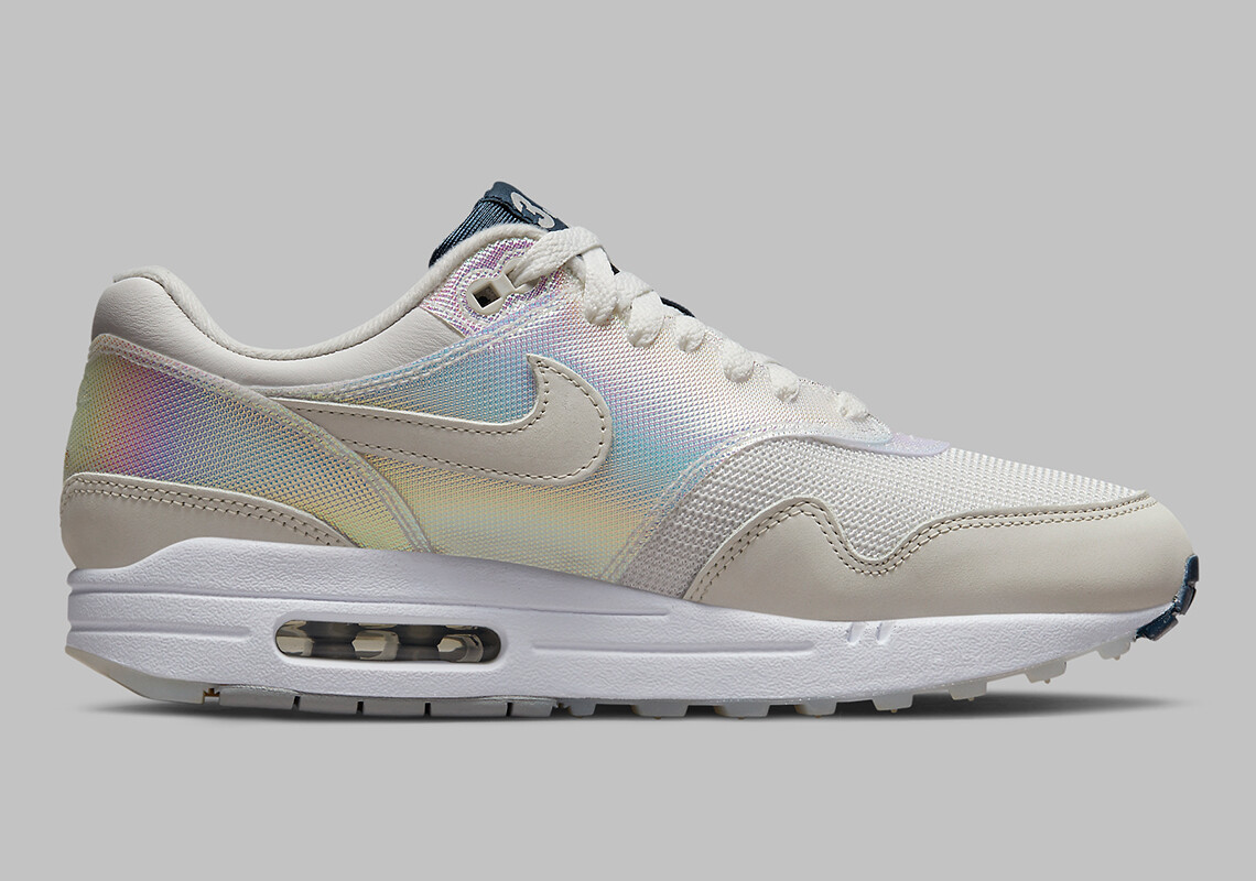 Nike Air Max 1 AMD x La Ville Lumière - Women's Sizes Nike Air Max 1 AMD x La Ville Lumière - Women's Sizes