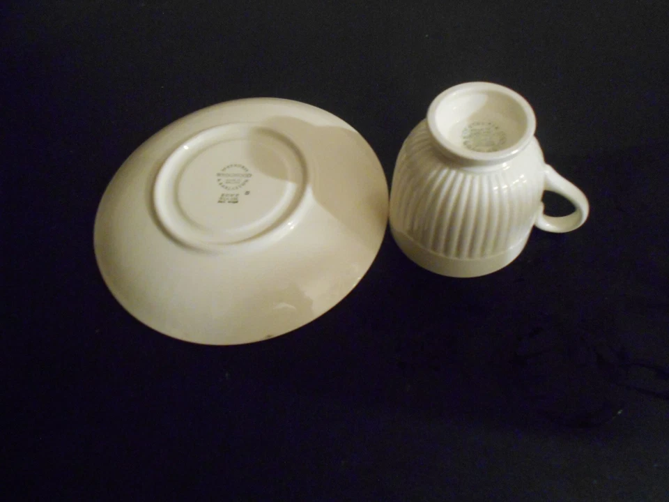 Wedgwood Etruria & Barlaston England Edme Cream Footed Demitassie Cup and Saucer - Image 4 of 4