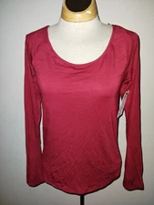 Melrose And Market Women's Red Long Sleeve Thin Top Size Medium NEW