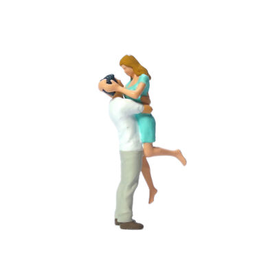 CR 1:64 Painted Figure  Model ature Resin Diorama Lovers Hug Exciting Jump