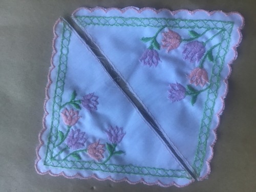 30 PCS GORGEOUS FLORAL COLOR COTTON EMB On WHITE COTTON - 第 2/3 張圖片