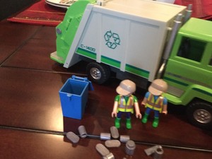 playmobil green recycling truck playset