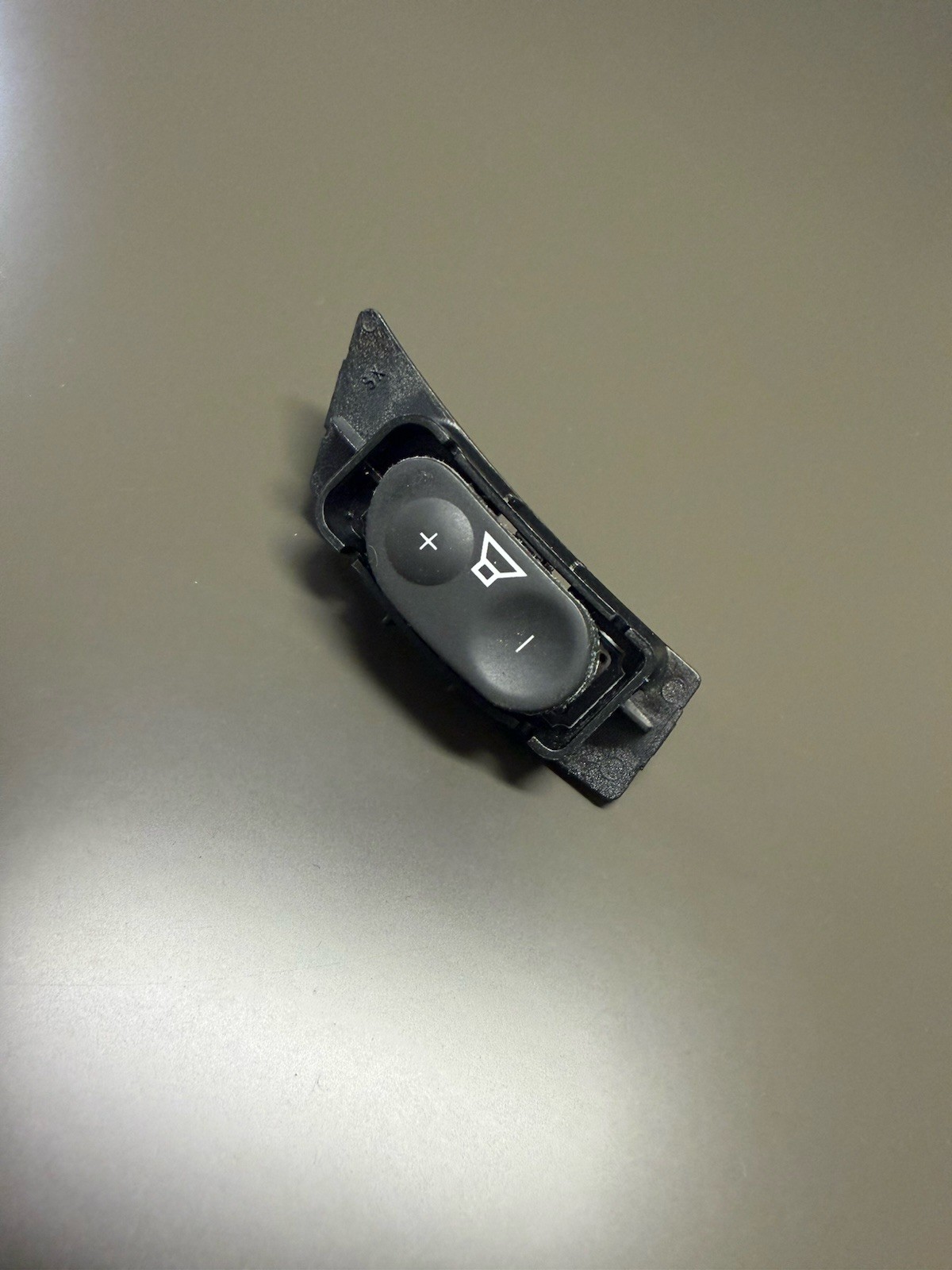 Oem Maserati Granturismo MC radio Track Volume Steering wheel multi buttons LEFT